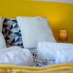 Sun House By Lovelystay Lägenhet